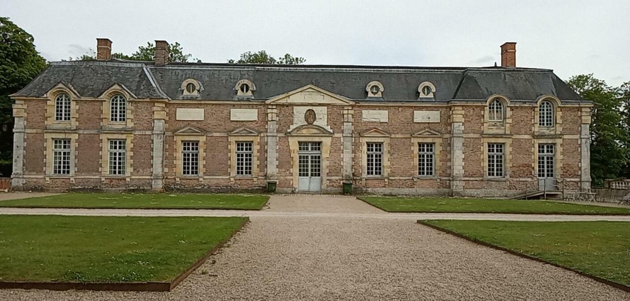 Chateau De La Ferte Saint Aubin Bed & Breakfast Bagian luar foto